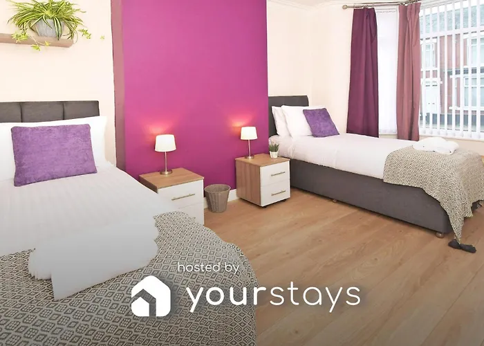 Somerville House By Yourstays - 4 Bedroom House In Crewe