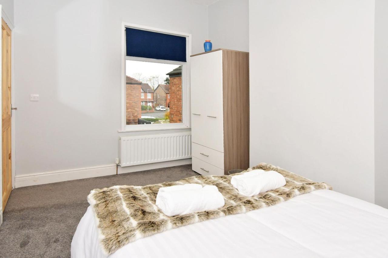Holiday home Somerville House By Yourstays - 4 Bedroom House In Crewe